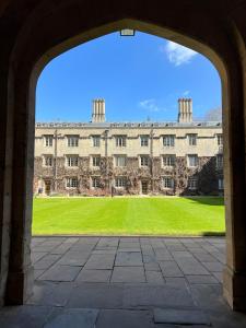 Wonderful Oxford Jericho 3 Bedroom House with Parking and Private Garden