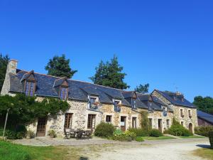 Maisons de vacances La Julerie, 4 Gites en Campagne avec Piscine : photos des chambres