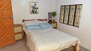 Bahay Bakasyunan in Lubao near Pradera Verde