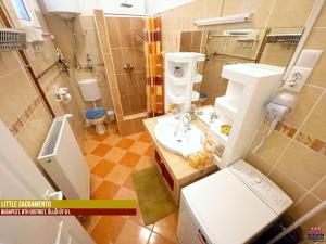 Little Americas Sacramento Apartment