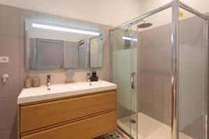 #34 Staywiz us - Lamartine Central 3 Bdrs AC balcony 10mins walk to old town