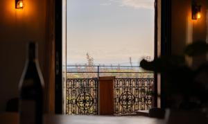 Maisons de vacances Maison de charme et vue Imprenable a 180 degres sur les vignes et Pyrenees : photos des chambres