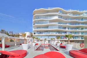 Stunning Seaview Terrace One-Bedroom Apartment