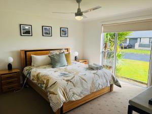 Jestalong House - Pet Friendly Outside - 4 De Guichen Dr