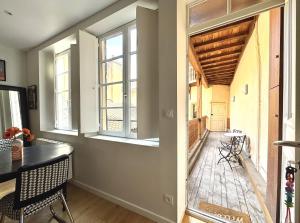 Appartements Chez Ysa Coeur de Chalon Calme et lumineux : photos des chambres