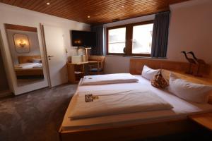 Double Room with Private Bathroom room in Landhaus Beth-Steuer