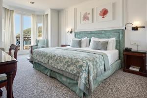 Classic Double or Twin Room with Sea View room in Hotel de Londres y de Inglaterra