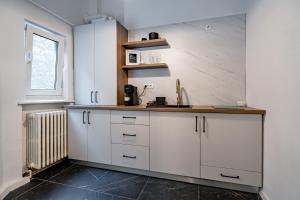 The Black Orchid Studio - Balcony, Near Old Town