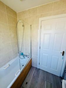 Single room in Family Home