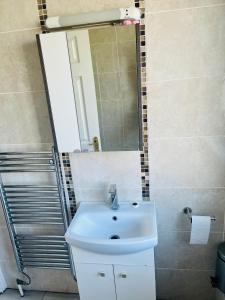 Single room in Family Home