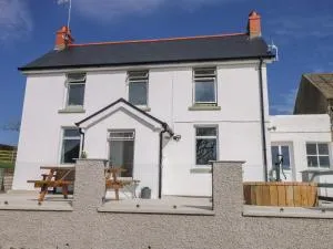 Llanwern Farm - Llanstinan