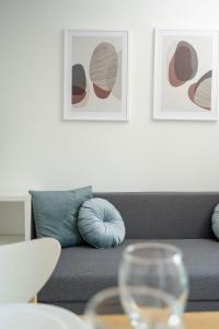 Bright & Modern Studio Kępa Mieszczańska by Noclegi Renters