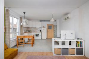 Bright and Cozy 1BD Apartment plus Desk by Flat Mаnаger