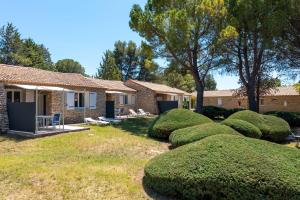 Pretty little house in a tourist residence