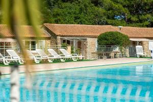 Maisons de vacances Charming stone house in a tourist residence : Appartement