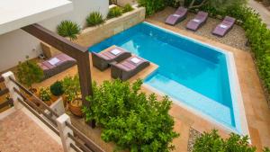 Apartments Nia with pool