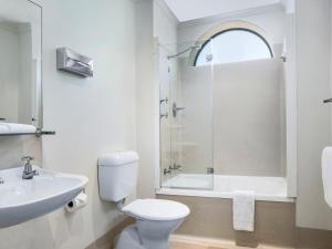 city staycation studio with 2 beds