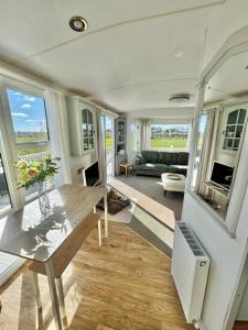 Fraunies Beach House Anderby Creek - Dog friendly