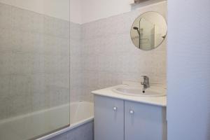 Appartements gite de l'artiste Segre IJ T2 confort IJ centre IJ 2 lits : photos des chambres