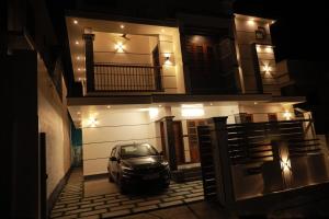 Maddys Mansion A luxury villa at Akkulam