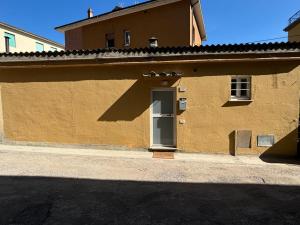 Bilocale Moderno con Terrazzo e Posto auto