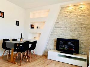 Apartment in Supetarska Draga with sea view, balcony, air conditioning, WiFi 4325-3