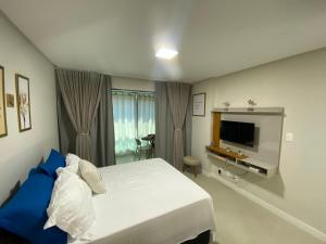 Chic Beachfront Oasis with Stunning Ocean Views