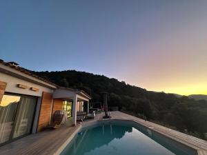 Villas Magnifique Villa avec piscine et jacuzzi : photos des chambres