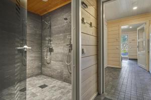 Holy Moly by Hilla Villas