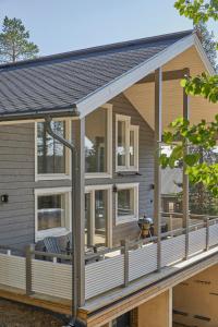 Holy Moly by Hilla Villas