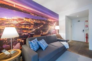 Vibrant Central Studio