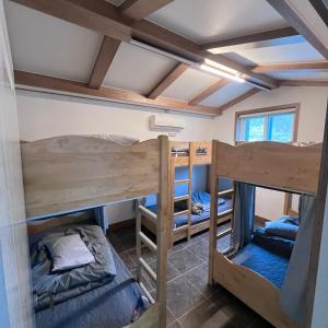 운영하지 않는 숙소 예약 x