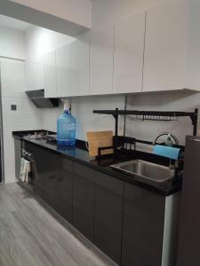 Abundance Getaway-Alina Ridge