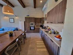 Sunflower Farmhouse, Xewkija, Gozo