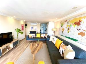 Stay in a House with Sea View in Historical Elevator Mansion