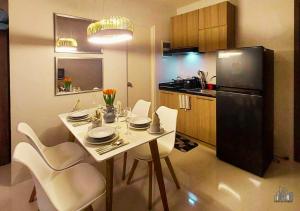 Open Studio with Balcony and FREE Pool, Gym, Underground River, Honda Bay - B2 2Hessonite
