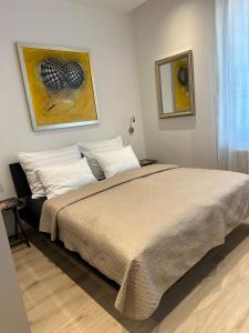 Klarahome Studio with Parliament view