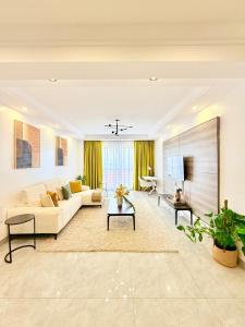 2BR Kilimani with Pool & Theater