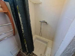 Studio charmant à Treignac avec terrasse de 22 m²