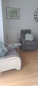 Appartements Studio Sophie totalement relooke balcon wifi parking vue degagee : photos des chambres
