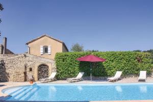 Domaine familial avec grand parc et piscine