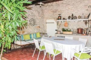 Maisons de vacances Domaine familial avec grand parc et piscine : photos des chambres