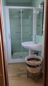 Maisons de vacances Domaine familial avec grand parc et piscine : photos des chambres