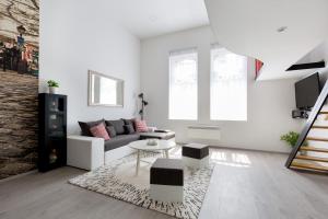 Cobblestone quarters with a wave of colour