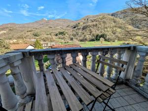 Two-Bedroom Apartment with Mountain View