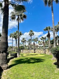 2BR Luxe Stay in Marbella Close to Beaches
