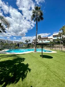 2BR Luxe Stay in Marbella Close to Beaches