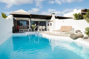 Two-Bedroom Villa with Sea View and Private Pool room in Kamezí Boutique Hotel Villas