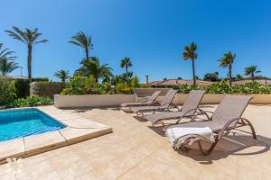 Villa La Corona by Abahana Villas