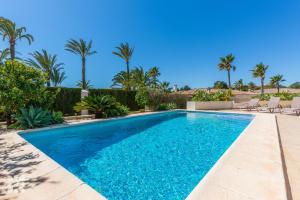 Villa La Corona by Abahana Villas